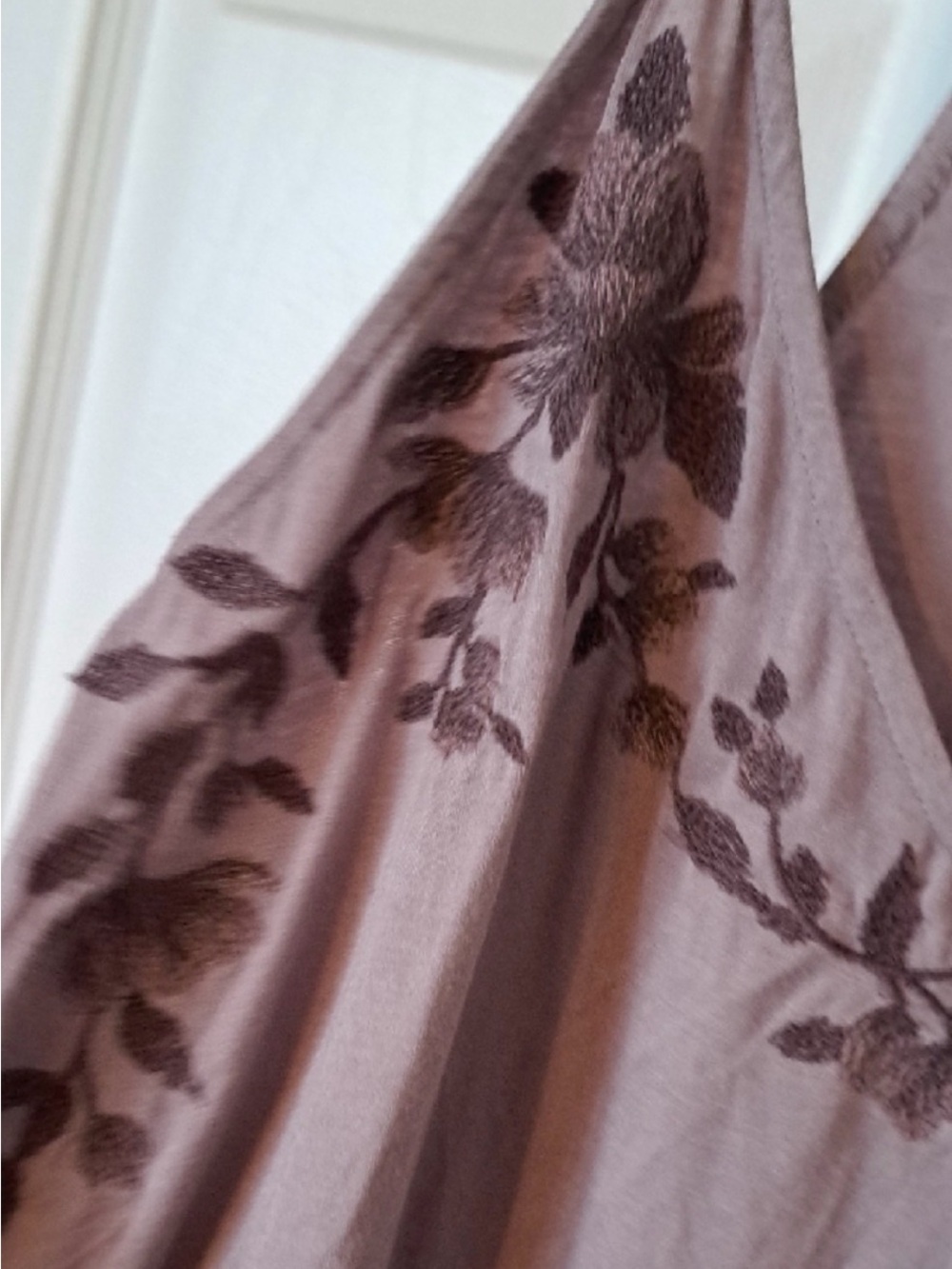 American Eagle Outfitters Mauve Floral Embroidered Tank - Picture 4 of 5